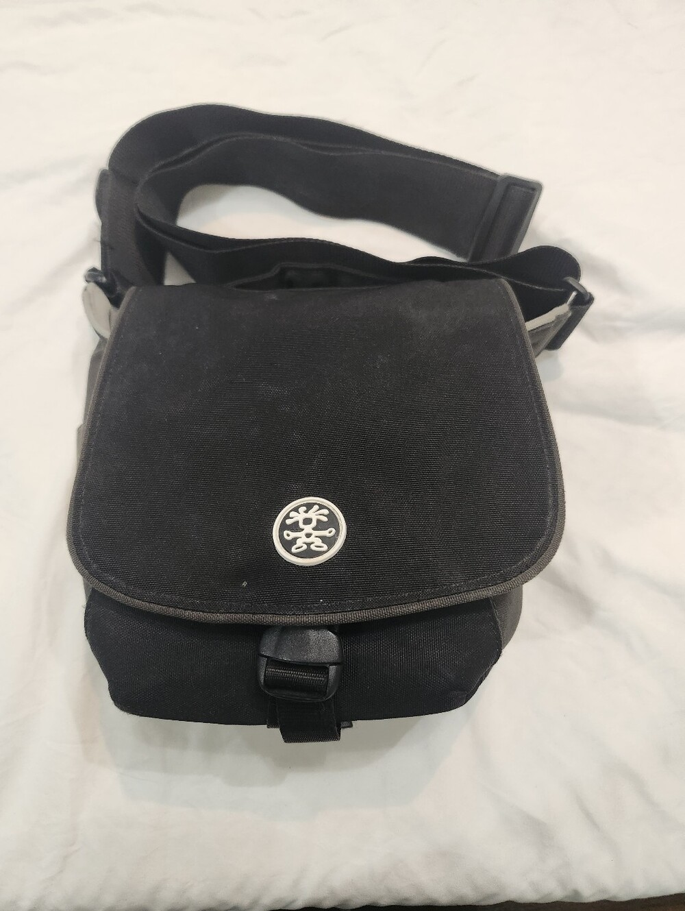 Four Million Dollar Home Crumpler Crossbody Camera Bag